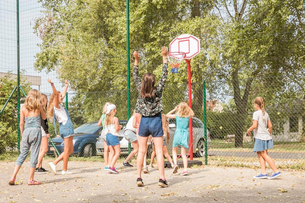 Jeugdherberg De Peerdevisser Oostduinkerke Luaran gambar